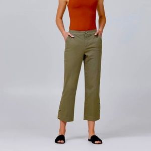 NWT Lila Ryan MELANIE CROPPED STRAIGHT W/ BUTTON DETAIL in Gravity Green